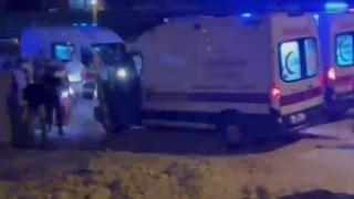 Yol çalışma alanındaki çukura düşen otomobilde 3 kişi yaralandı
