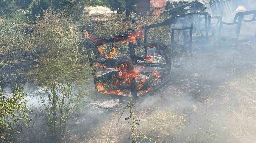 Burdur&rsquo;da &ccedil;ıkan ot yangınında 2 d&ouml;n&uuml;ml&uuml;k alan zarar g&ouml;rd&uuml;