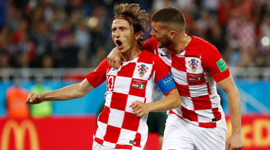 Hırvatistan g&uuml;le oynaya zirveye