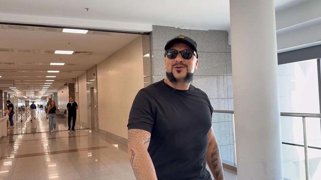 Hayko Cepkin'in adliyedeki görüntüleri gündem oldu! ''Her şeyi köpürtün anasını satayım''
