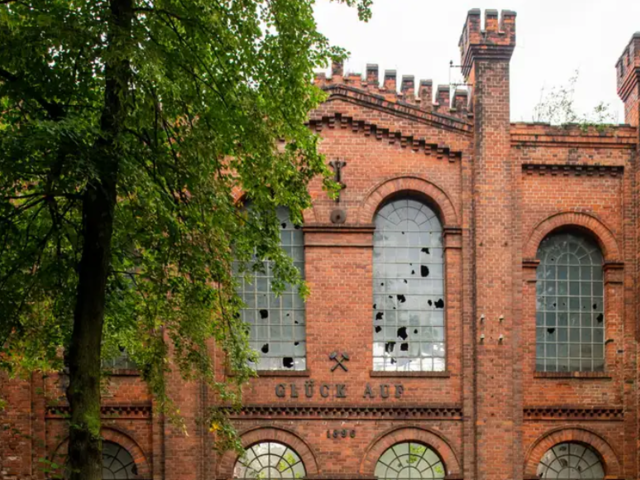 1 euroya satışa &ccedil;ıktı! 184 yıllık fabrika yeni sahibini arıyor