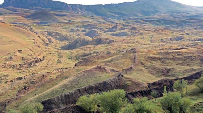 Nuh&rsquo;un Gemisi efsanesiyle ilgili araştırma raporu ortaya &ccedil;ıktı: Bu bir gemi oluşumu izi