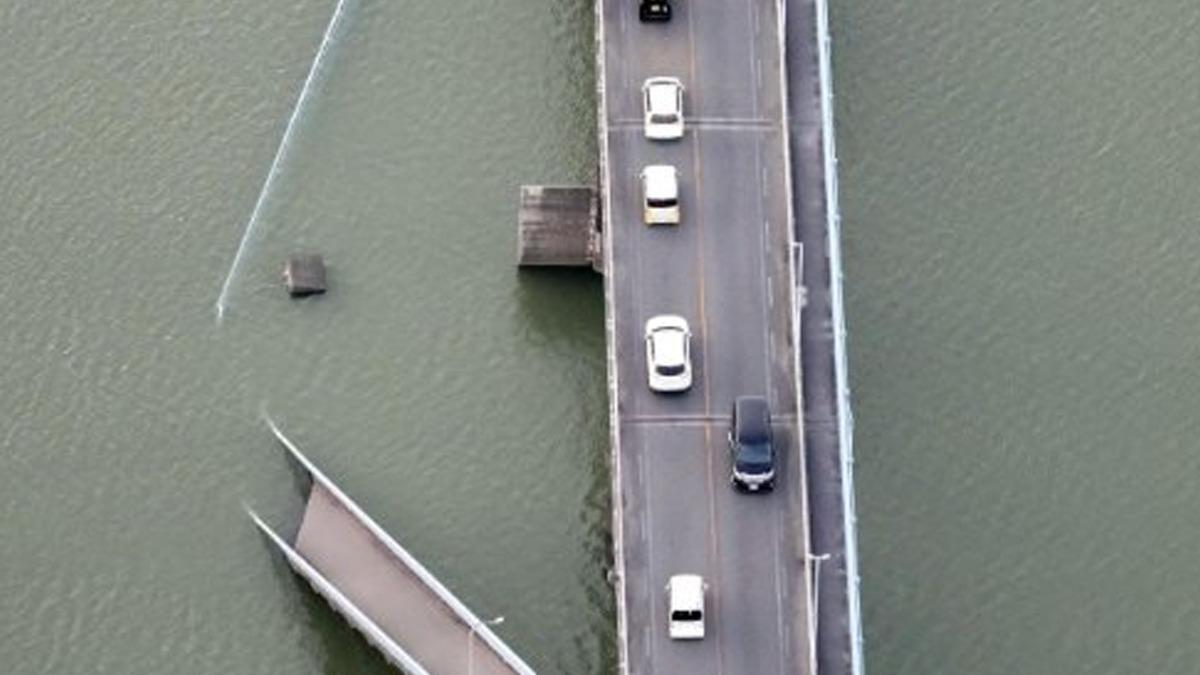 Japonya da 7.1 lik deprem! AVM, yollar ve k&ouml;pr&uuml;ler &ccedil;&ouml;kt&uuml;: &Ccedil;ok sayıda can kaybı var 2
