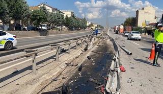 Kontrolden &ccedil;ıkan tır bariyerleri aşarak karşı şeride ge&ccedil;ti: 1 yaralı