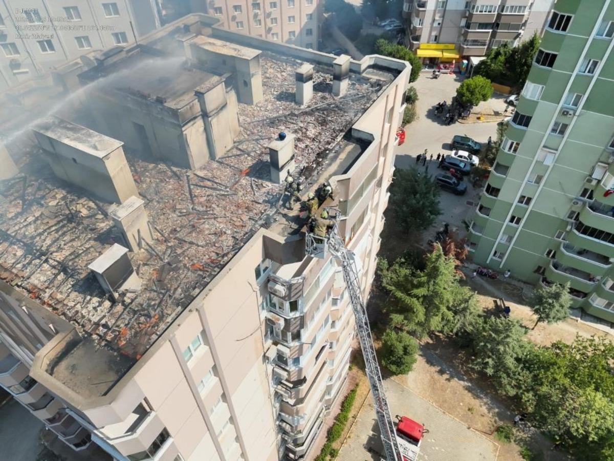 Yangında mahsur kalan iş&ccedil;iler itfaiyenin hızlı m&uuml;dahalesiyle kurtarıldı 2