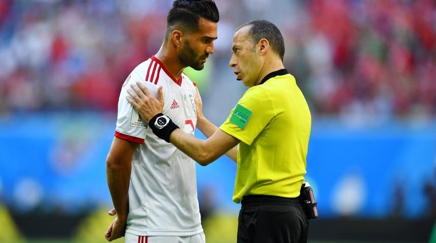 C&uuml;neyt &Ccedil;akır yapılan eleştirilere yanıt verdi!