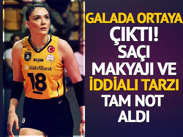 Galaya damga vurdu! Sa&ccedil;ı, makyajı ve elbisesiyle tam not aldı