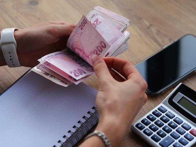 Bunu yapan &ccedil;alışandan maaş kesintisi: 30 dakika i&ccedil;in 1500 TL