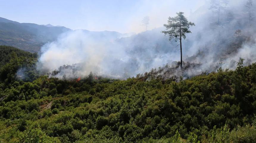 Bakan Yumaklı ve Meteoroloji uyardı! 14 şehirde şiddetli r&uuml;zgar: Sarı kod verildi