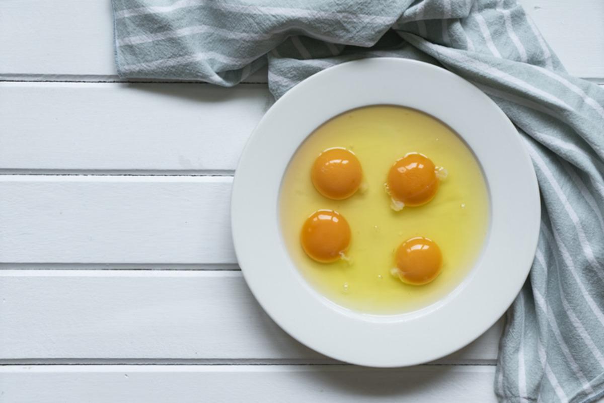 Yumurtayı kırınca &ccedil;ıkan beyaz ipliksi şey aslında ne? Ger&ccedil;eği &ouml;ğrenen şaşırıyor 1