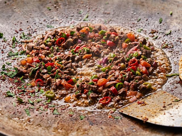 Ne et ne tavuk! Adana'da peşinde kuyruk olunan lezzet: Ciğer tantuni