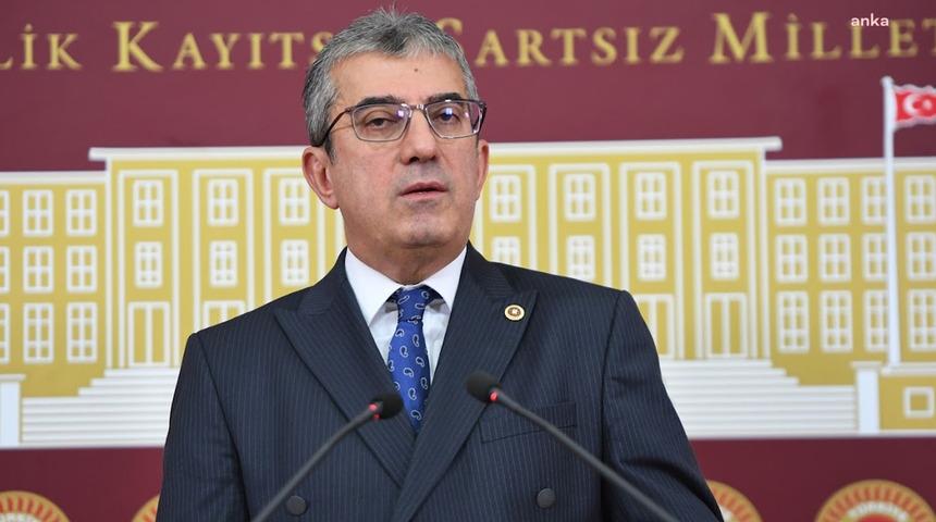 200'&uuml;n &uuml;zerinde belediye başkanı CHP'den istifa etti; Yeni Parti&rsquo;ye katılıyorlar