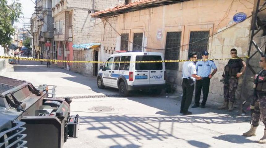 Y&uuml;ksek sesle konuşma nedeniyle &ccedil;ıkan kavgada 3 kişi &ouml;ld&uuml;