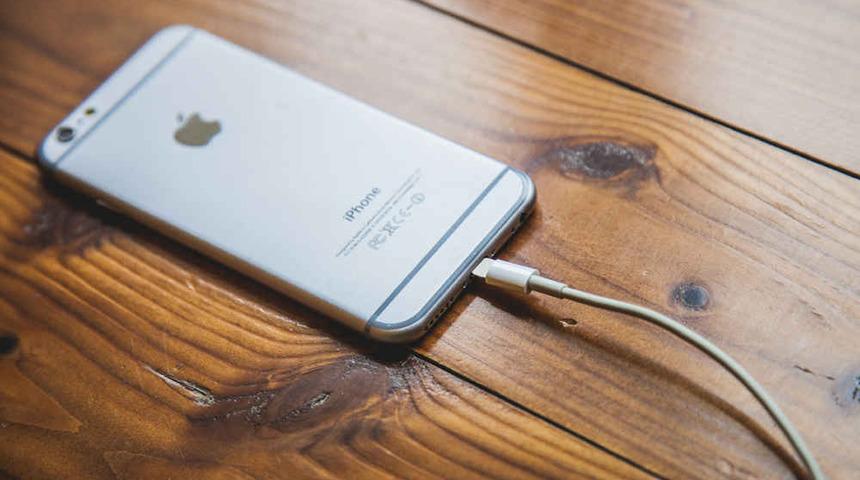 iPhone’a hızlı şarj geliyor 