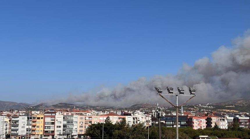 &Ccedil;anakkale'deki orman yangınına m&uuml;dahale s&uuml;r&uuml;yor