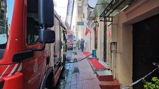 İstiklal Caddesi'nde yangın paniği: AVM'den dumanlar yükseldi