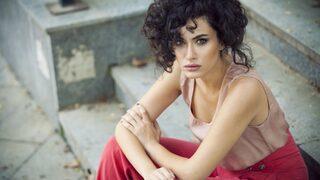 Setin ortasında öpüştükleri söyleniyor! Hande Doğandemir'in yeni aşkına çok şaşıracaksınız