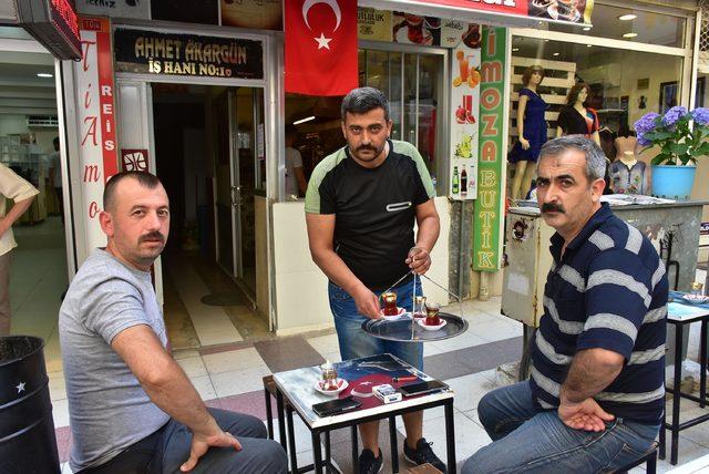 Çay fiyatını müşterinin 'nezaketi' belirliyor