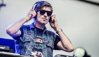 Nigthcall şarkısıyla &uuml;nlenmişti: DJ Kavinsky evinde &ouml;l&uuml; bulundu