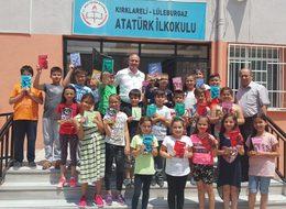 Köy okullarına kitap bağışı