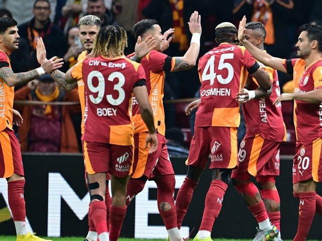 Sezonu G.Saray'da bitirmişti! Takımından mesaj: Geri dönme