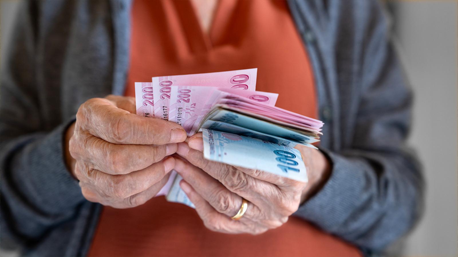 SGK belirledi: Kimin emekli maaşından kesinti yapılacağı belli oldu
