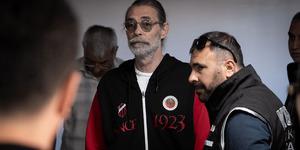 Etimesgut Belediyesi'ne operasyon! Erdal Beşik&ccedil;ioğlu g&ouml;zaltında... İşte ilk g&ouml;r&uuml;nt&uuml;
