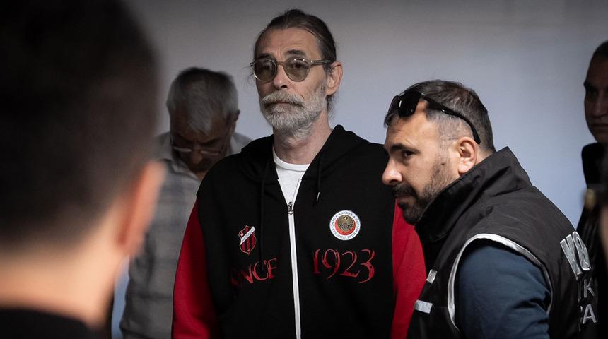 Etimesgut Belediyesi'ne operasyon! Erdal Beşik&ccedil;ioğlu g&ouml;zaltında... İşte ilk g&ouml;r&uuml;nt&uuml;