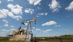 Jeopolitik riskler Brent petrol&uuml; 89,50 dolara taşıdı