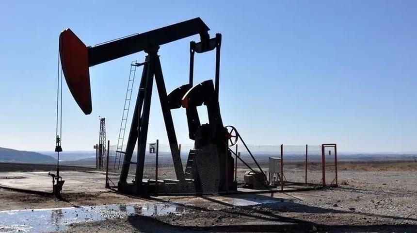 Jeopolitik riskler Brent petrol&uuml; 89,50 dolara taşıdı