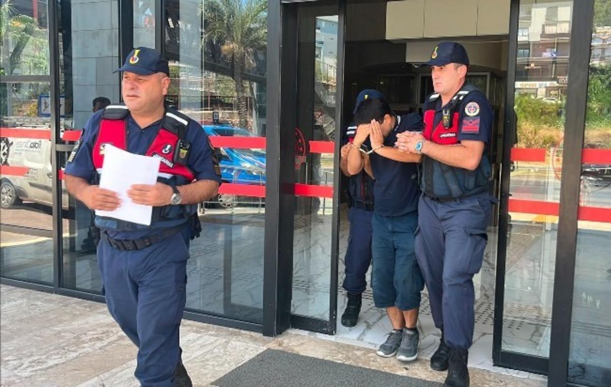 Direksiyon sınavında skandal taciz! Okul m&uuml;d&uuml;r&uuml; tutuklandı, iğren&ccedil; anlar kamerada 8