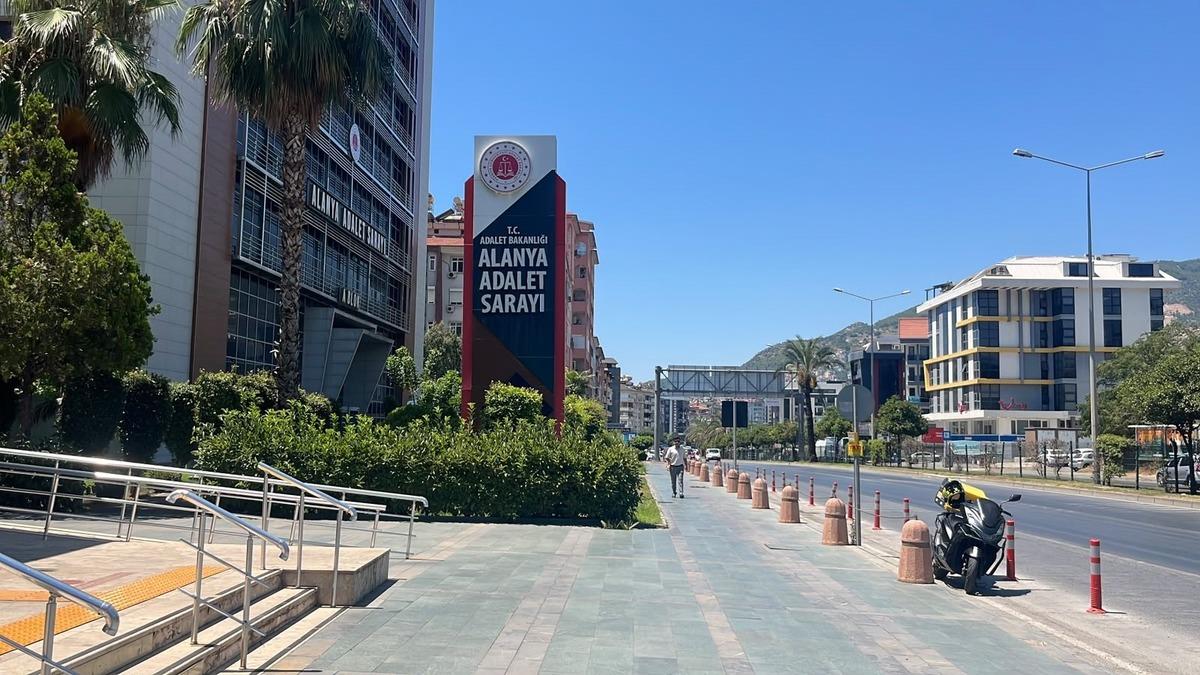 Direksiyon sınavında skandal taciz! Okul m&uuml;d&uuml;r&uuml; tutuklandı, iğren&ccedil; anlar kamerada 4