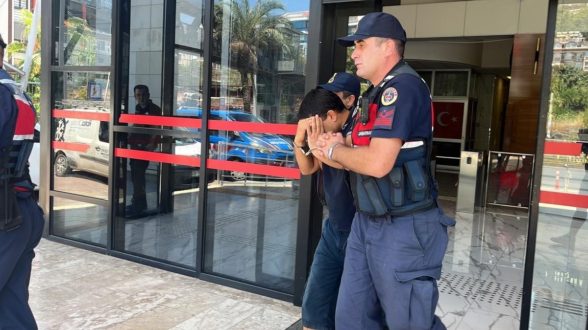 Direksiyon sınavında skandal taciz! Okul m&uuml;d&uuml;r&uuml; tutuklandı, iğren&ccedil; anlar kamerada 1