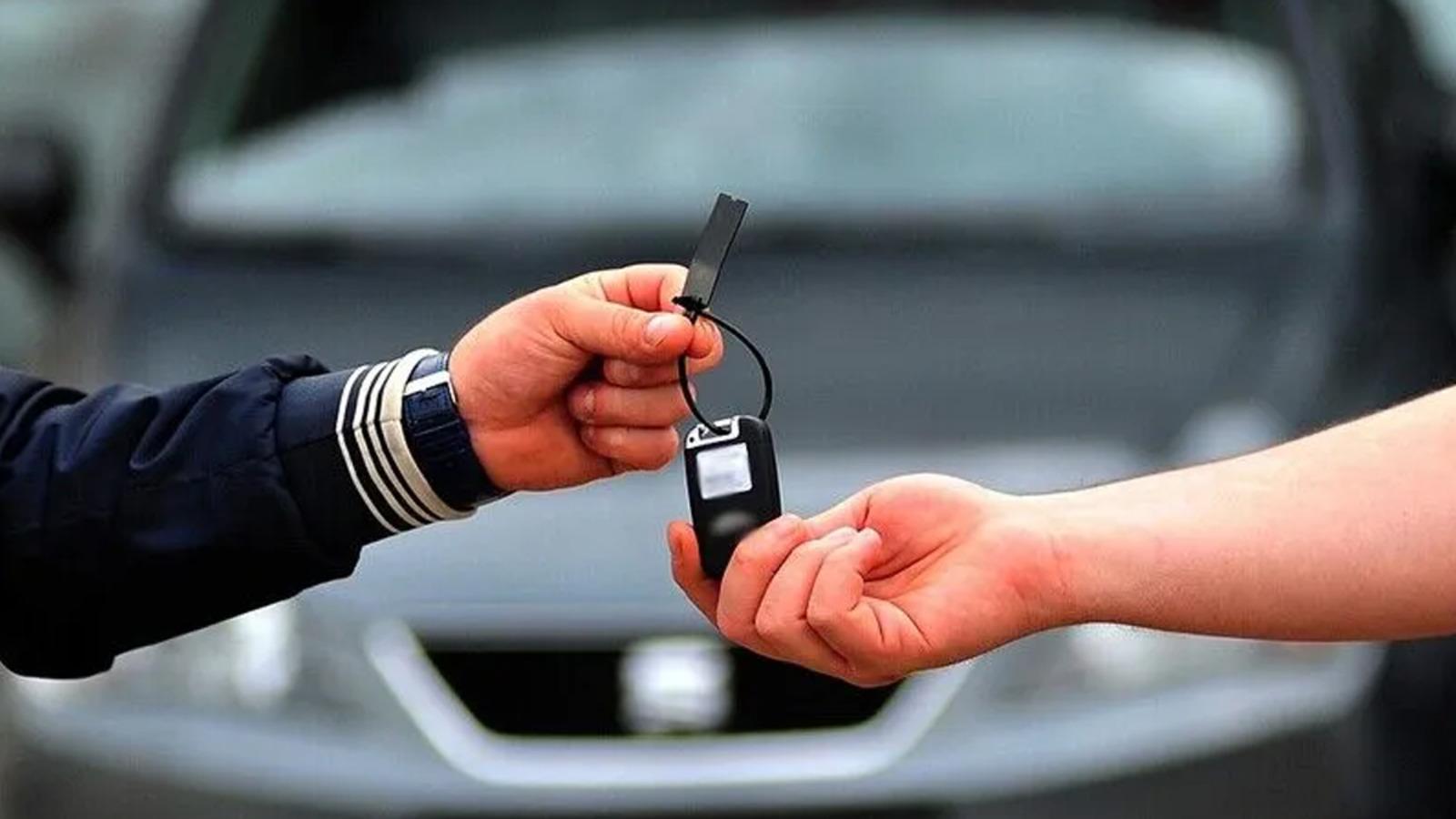 İkinci el araç alacaklar dikkat! 'Artık yeni bir döneme giriyoruz' diyerek uyardı