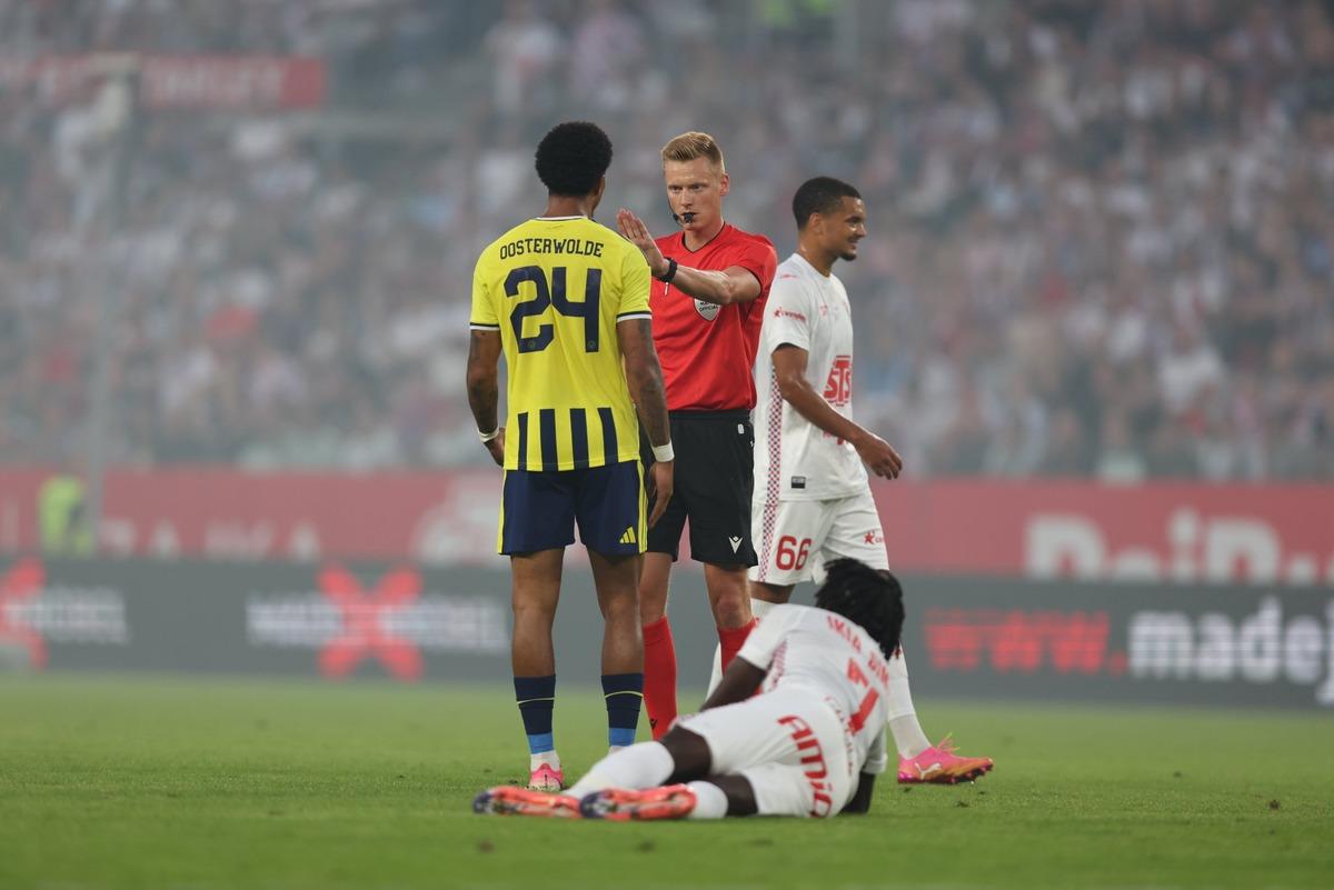 Fenerbah&ccedil;e de Oosterwolde ye Premier Lig kancası! Adım adım İngiltere ye 1