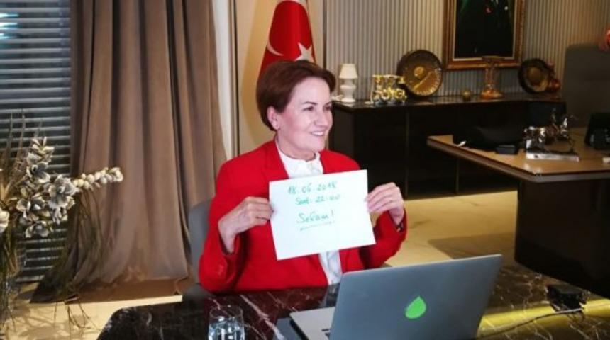 Meral Akşener Ekşi S&ouml;zl&uuml;k'te soruları yanıtladı