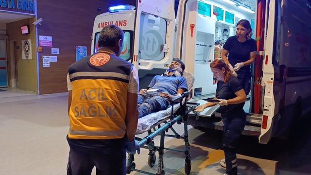 Kontrolden &ccedil;ıkan ara&ccedil; ref&uuml;je &ccedil;arptı: S&uuml;r&uuml;c&uuml; yaralandı 3