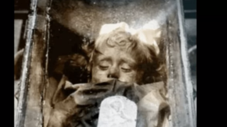 Mumya 100 yıl sonra gözlerini açtı! Bu iddia olay yarattı G4