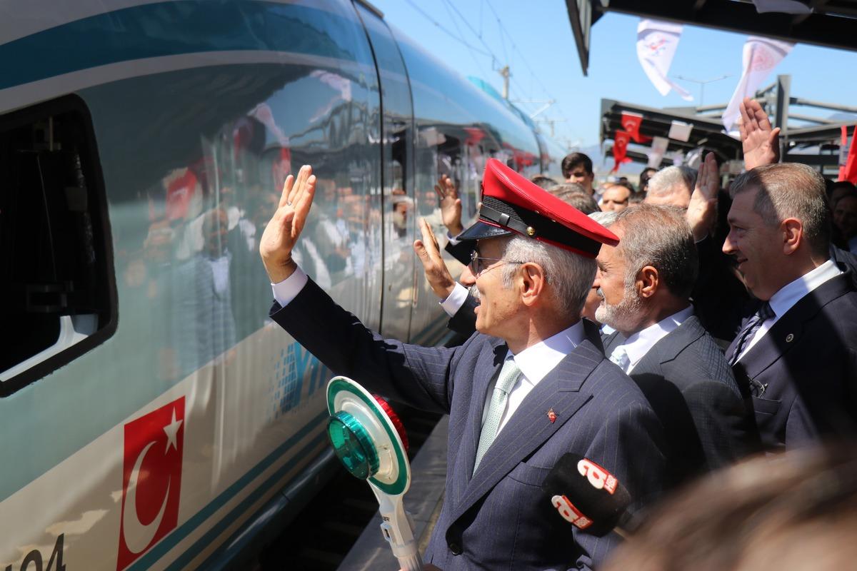 Bakan Uraloğlu: "2071 leri planlayan bir T&uuml;rkiye ye geldik" 1