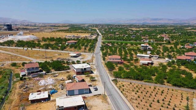 İki önemli yol aksında çalışmalar eş zamanlı sürüyor