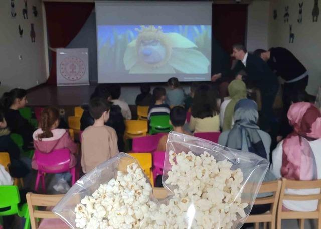 Manisa’nın bilgi üssü 490 bin ziyaretçiyi ağırladı 3