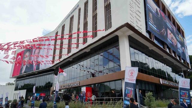 Manisa’nın bilgi üssü 490 bin ziyaretçiyi ağırladı