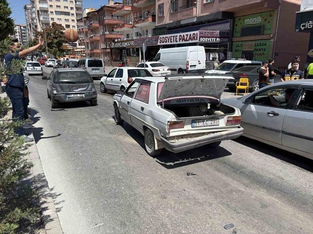 Niğde&rsquo;de zincirleme kaza: 1 yaralı 2
