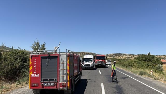 Otomobil ile kamyonet kafa kafaya çarpıştı; 1 ölü 1 yaralı 1