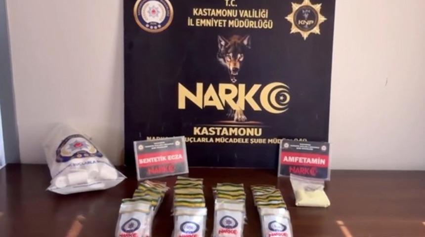 Kastamonu&rsquo;da bin 699 adet sentetik ecza hapı ile 387 gram amfetamin ele ge&ccedil;irildi