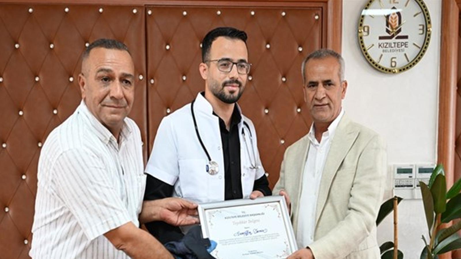 Zabıtaydı, tıp fakültesinden mezun olup Şemdinli’ye doktor olarak atandı