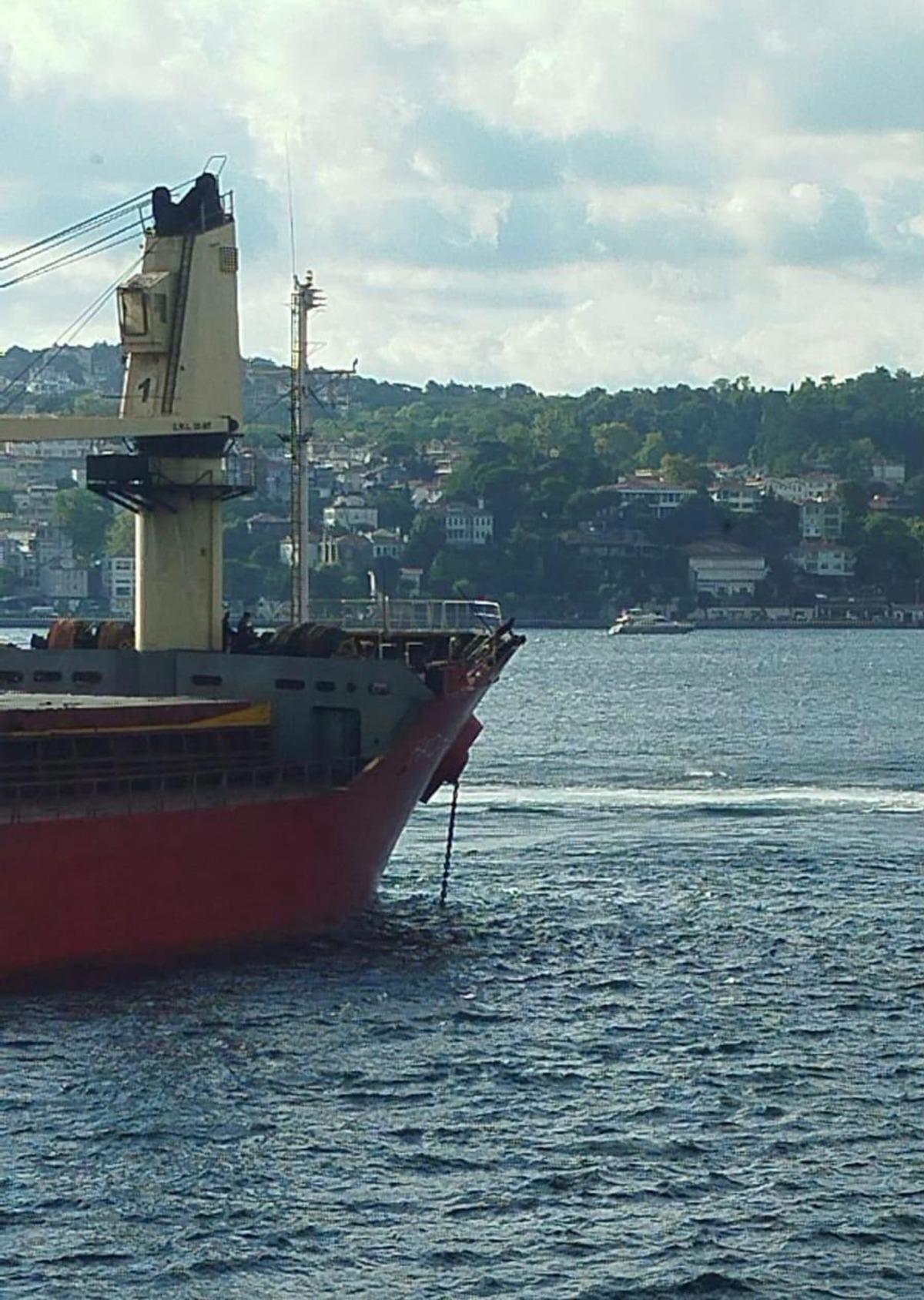 İstanbul Boğazı nda gemi arızası! Trafik askıya alındı 1