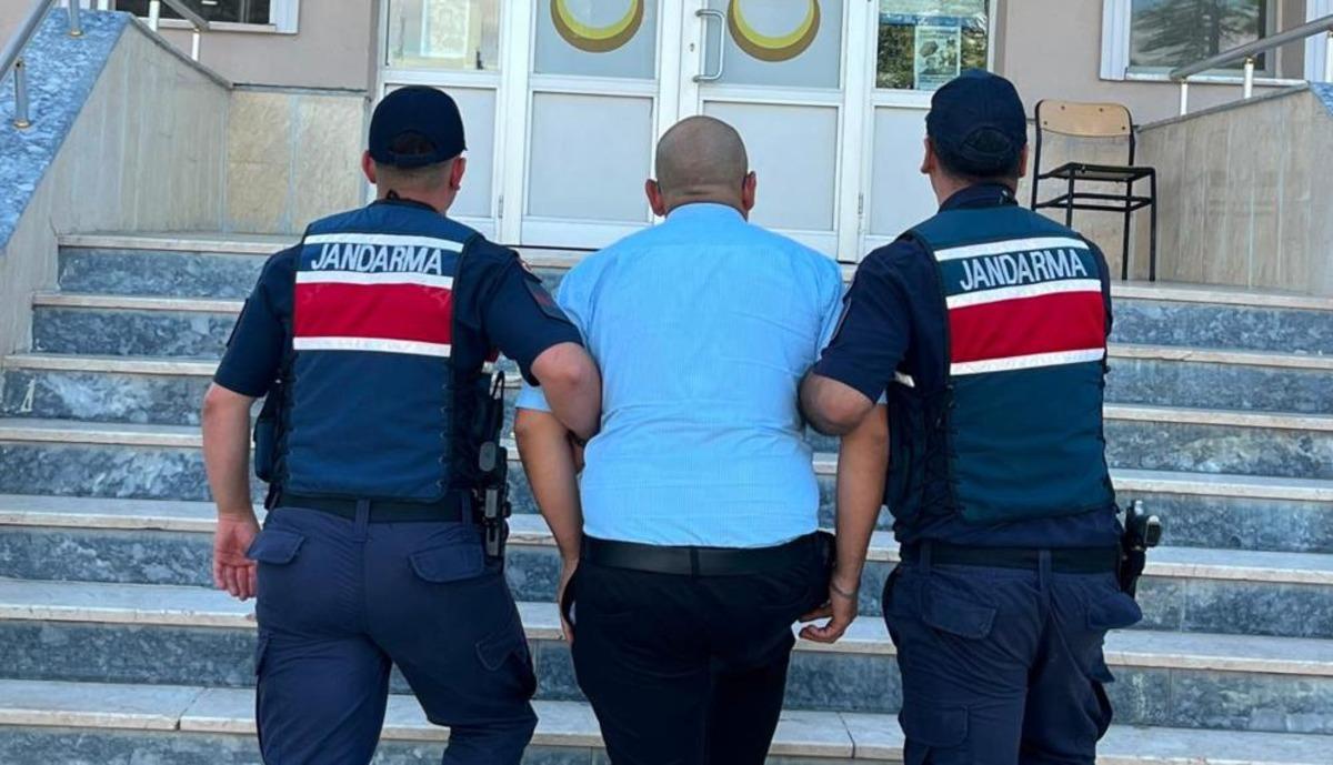 Jandarmadan d&uuml;ğ&uuml;n magandalarına anında m&uuml;dahale: 2 g&ouml;zaltı 1