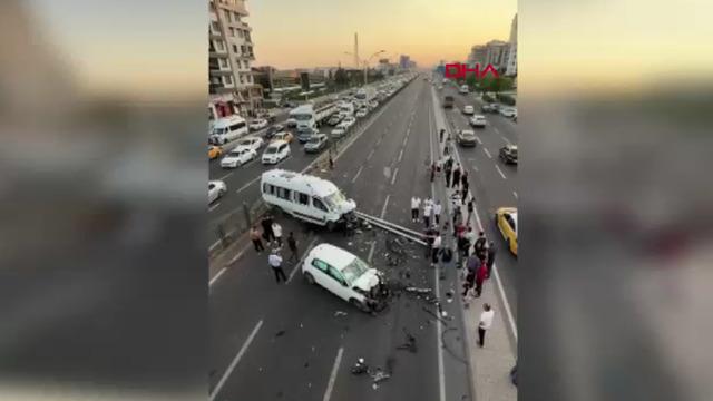Diyarbakır'da trafik kazası! 2 yaralı