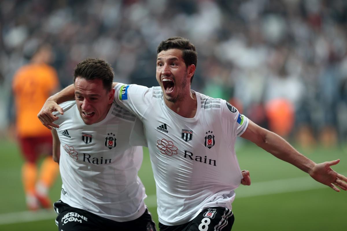 Beşiktaş ta Salih Uçan ın yeni adresi belli oldu! 1